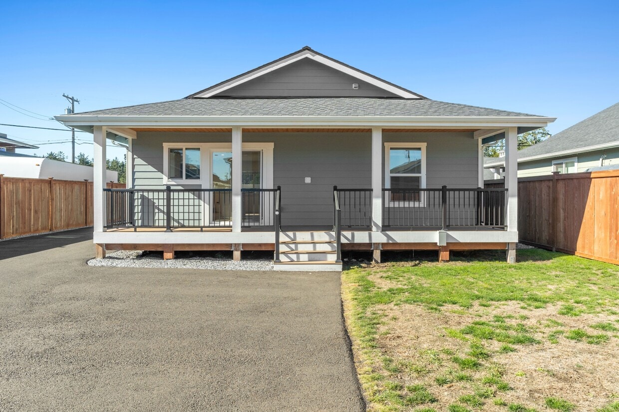 Foto principal - 842 N Montesano St