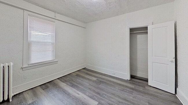 Building Photo - 2nd Floor Apartment