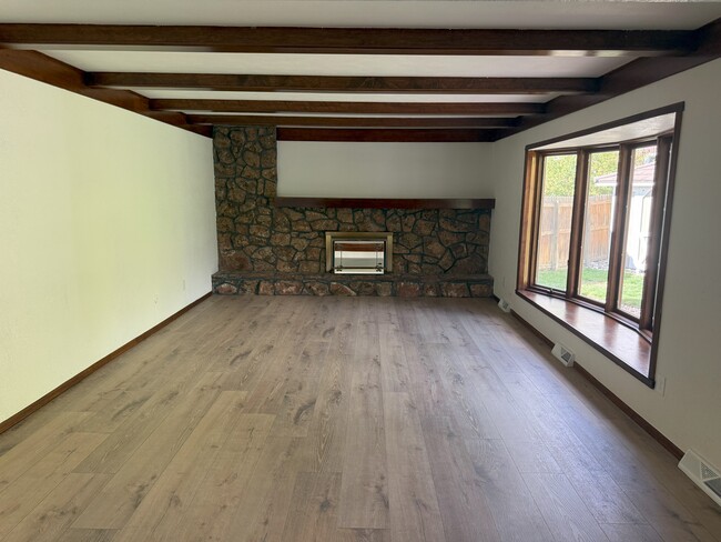 Building Photo - 7135 W Clifton Ave