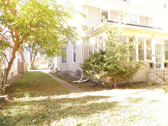 Foto del edificio - 3 Bedroom Lower Level Duplex - South Minneapolis