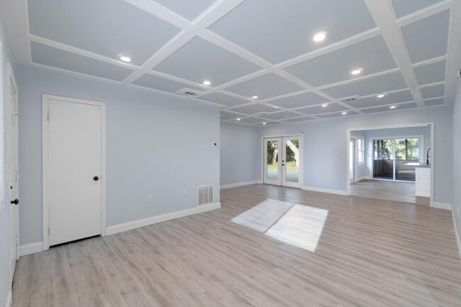 Building Photo - 19 Eglin St