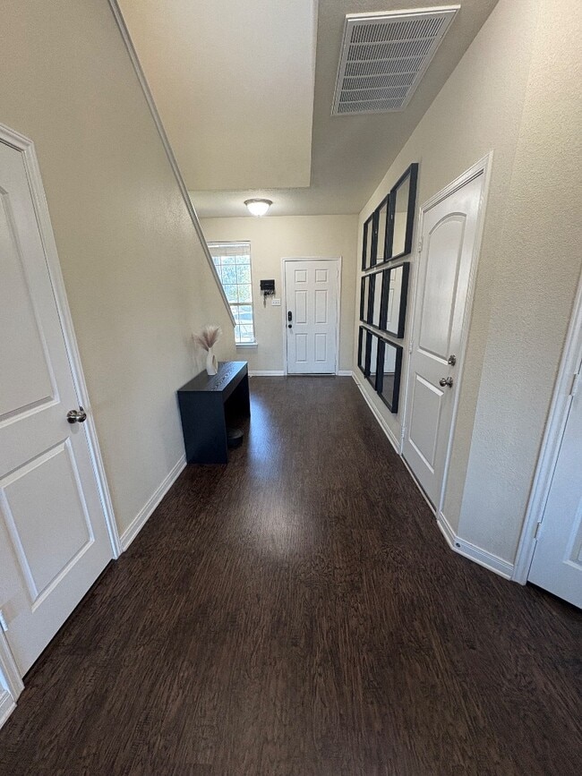 Foto del edificio - 3407 Greyfriar Dr