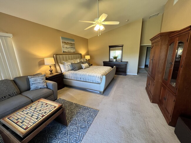 Building Photo - 45585 Torrey Pines Ct