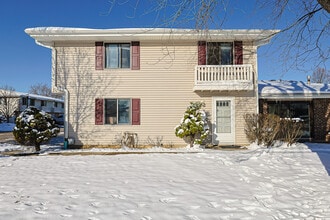 Building Photo - 107 Tonset Ct