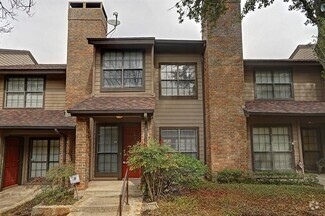 Building Photo - 9910 Royal Ln
