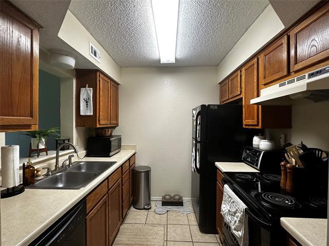 Building Photo - 1435 Yeomans Rd