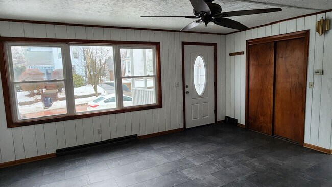 Foto del edificio - More Space Than Most Rentals — Three Bedroom Single-Family Home in Olean NY!