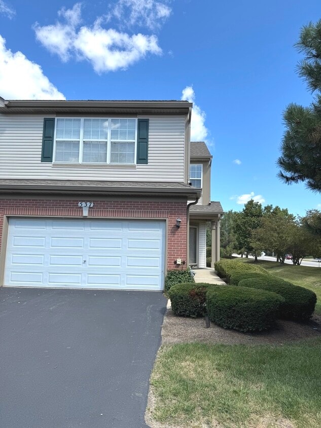 Primary Photo - 537 N Red Deer Rd