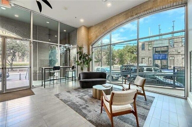 Building Photo - Apartment for Rent