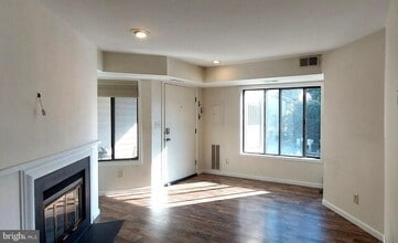 Building Photo - 9706 Hellingly Pl