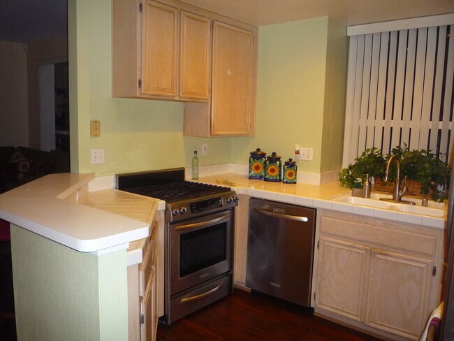 Foto del edificio - 2bed 2bath Chula Vista Townhome