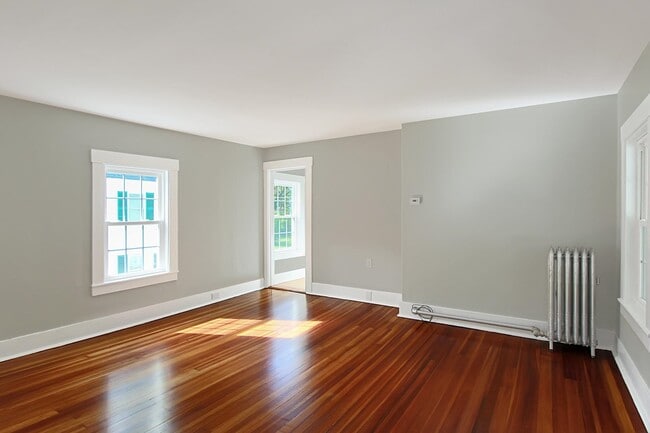 Building Photo - 35 Souhegan St