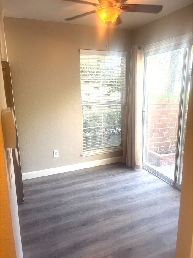 Building Photo - Beautiful 3-Bedroom Condo with Private Out...