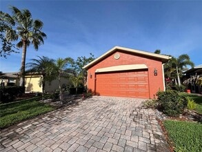 Building Photo - 585 Grand Canal Dr