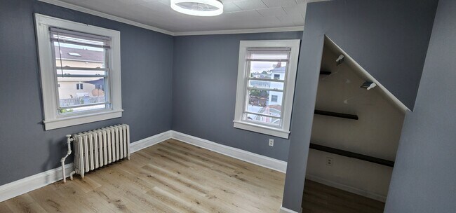 Primera cama - 2701 Magee Pl