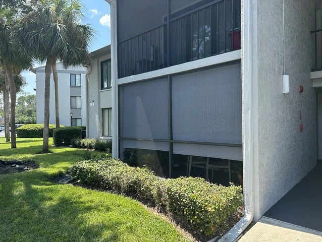Foto del edificio - 1311 S Pine Ridge Cir