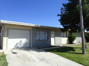 Building Photo - 336 Oasis Dr