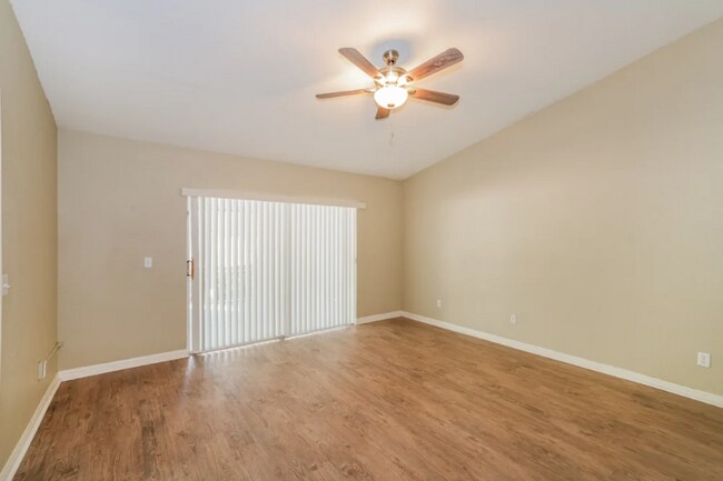 Foto del edificio - 9601 Wydella St