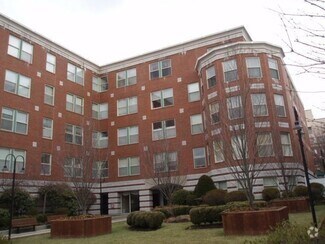 Building Photo - 25 Marion St