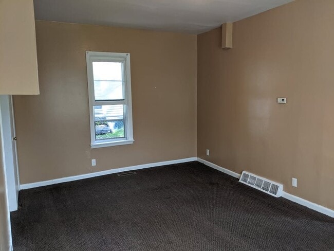 Foto del edificio - 512 1st Ave NE