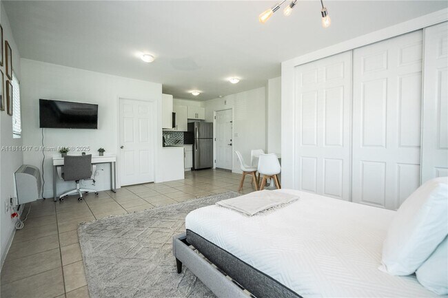 Foto del edificio - 6971 Carlyle Ave
