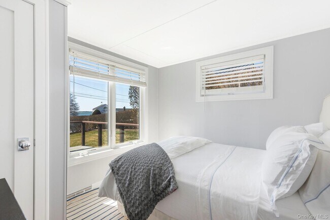 Building Photo - 23 Landing Ln