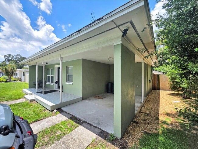 Building Photo - 5117 Lake Howell Rd