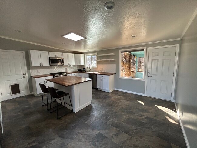 Building Photo - 1423 W 4180 S