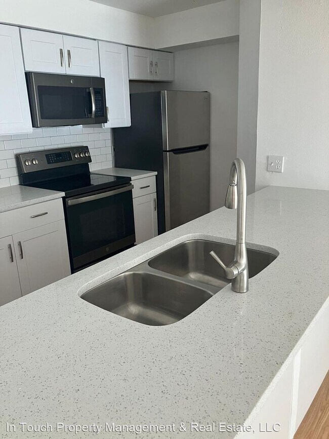 Building Photo - 2 br, 2 bath House - 14806 East 2nd Avenue...