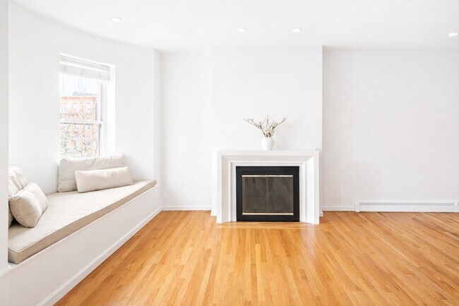 Building Photo - 11 Albemarle St