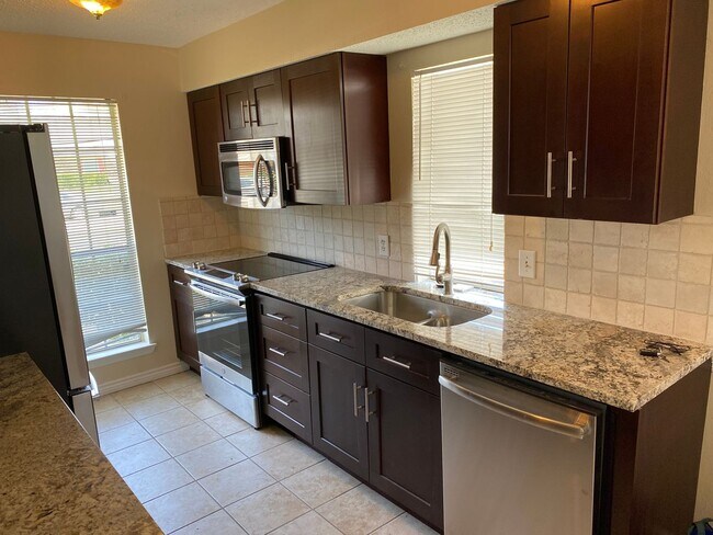 Foto del edificio - Richardson One Story!