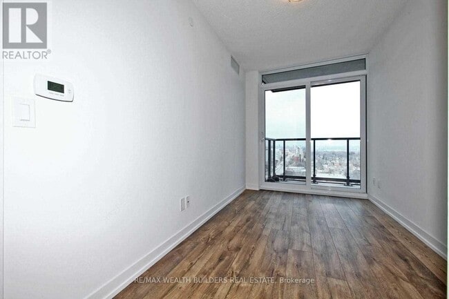 Building Photo - 125 Redpath Ave