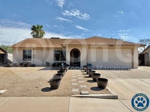 Building Photo - 713 W Mesquite St