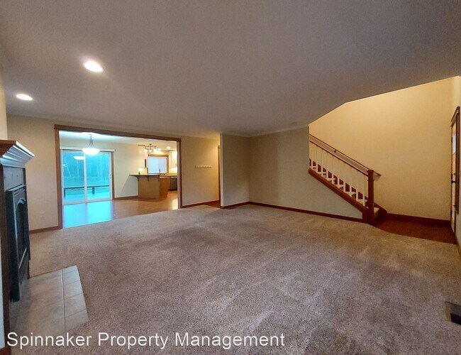 Building Photo - 3 br, 2.5 bath House - 1236 Pottery Ave