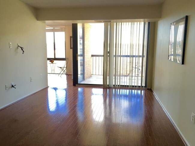 Living room empty - 4500 S Four Mile Run Dr