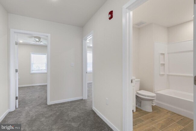 Building Photo - 1300 Bigler St