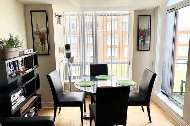 Photo du bâtiment - 500 Queens Quay W