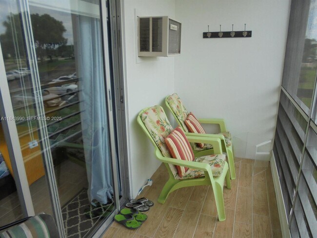 Foto del edificio - 400 Brighton J