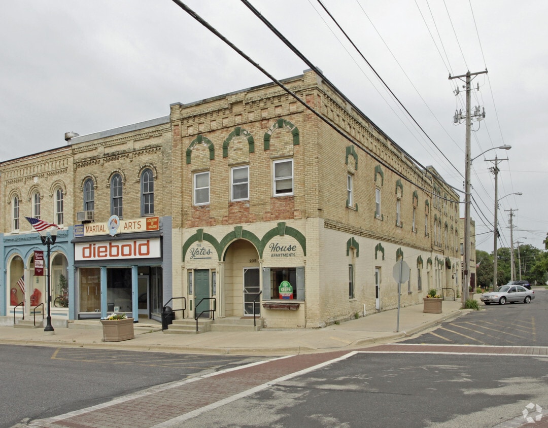 Primary Photo - 205 Baldwin St