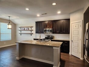 Building Photo - 1732 Heron Wy