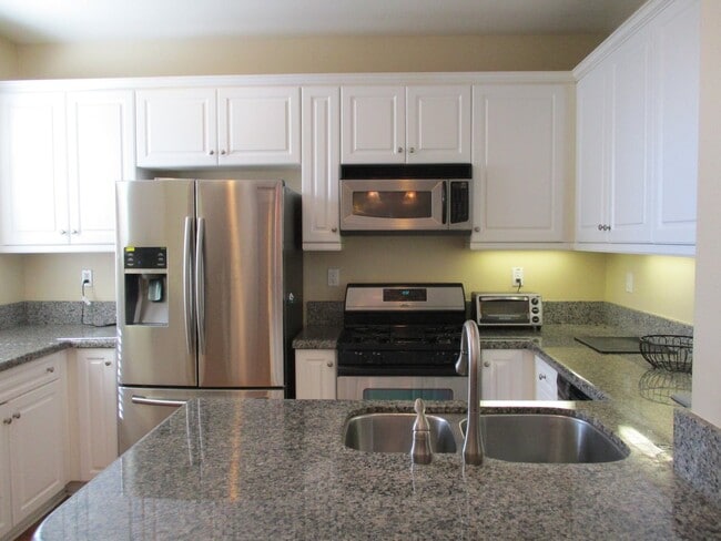 Foto del edificio - Calvera HIlls 2 bedroom 2 bath plus den To...
