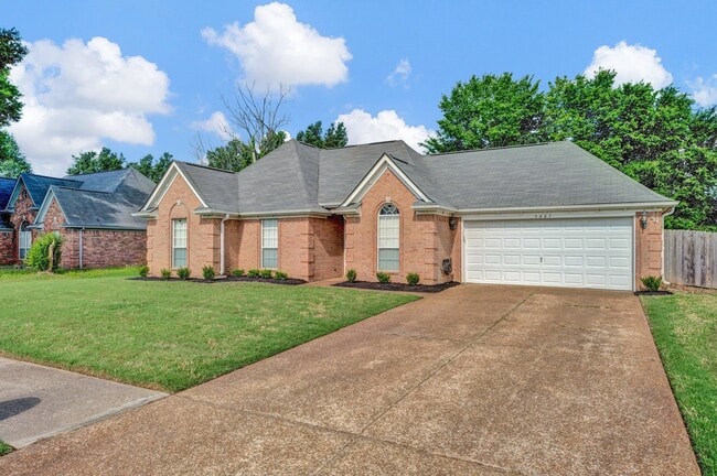 Building Photo - 5607 Wolf Pack Dr