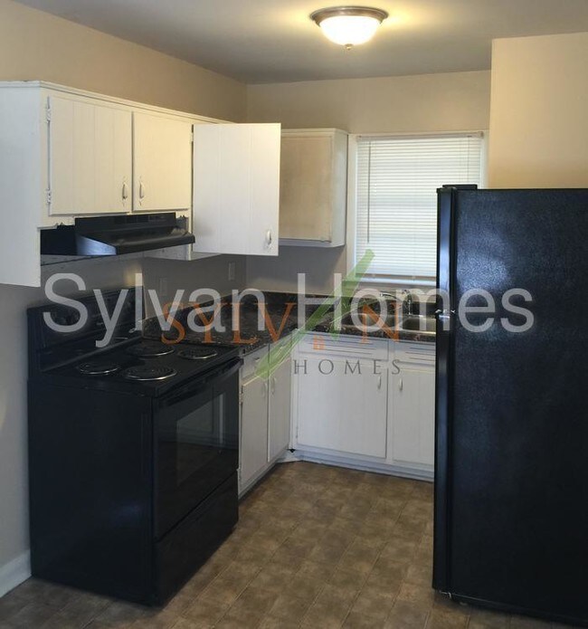 Building Photo - 256 Silver Springs Cir SW