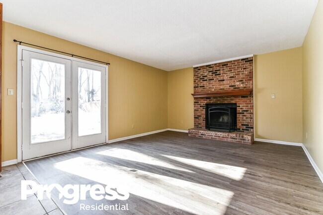 Building Photo - 7551 Rogers Dr