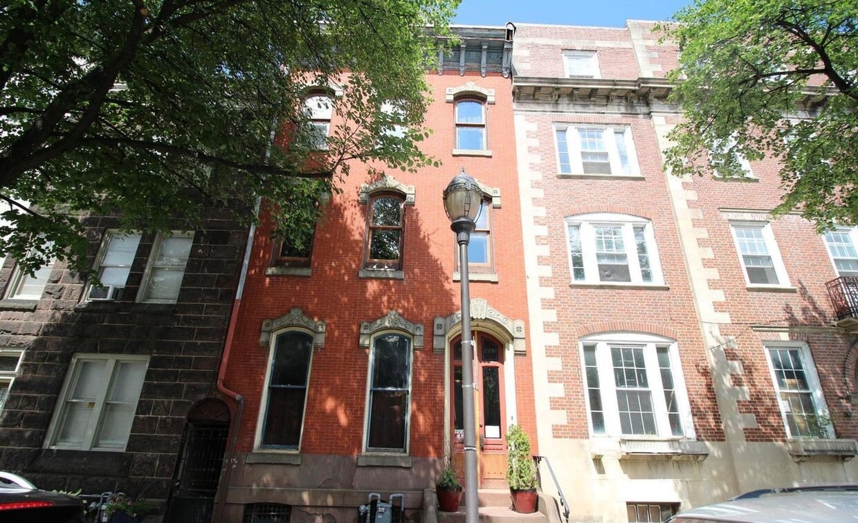 Primary Photo - 226 S 5th St