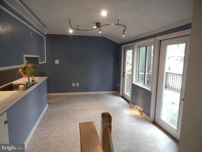 Foto del edificio - 422 Kennebec Rd