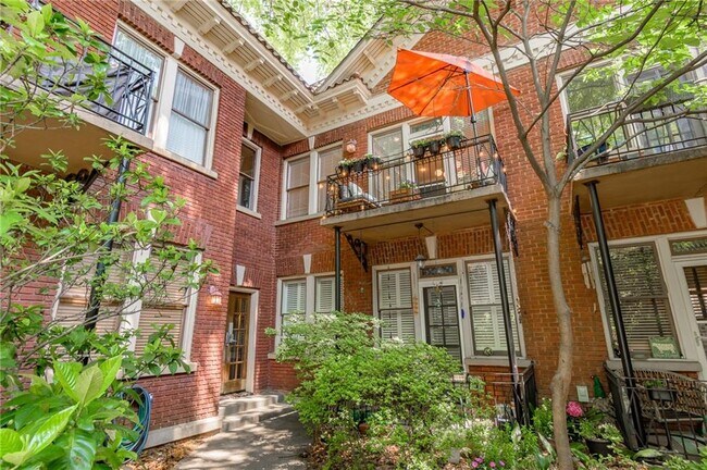Foto del edificio - 1015 Piedmont Ave NE