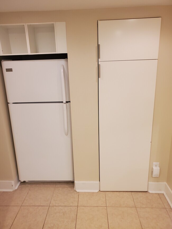 Foto del edificio - 1206 E 8th St