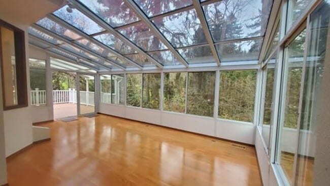 Building Photo - Cedar Mill Hidden Gem!!