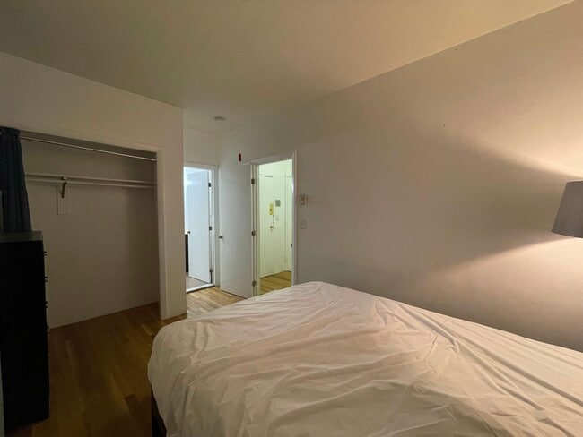 Building Photo - 69 Saint Botolph St